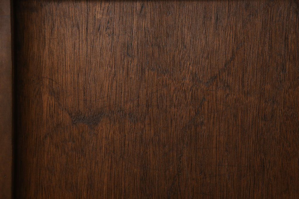 板戸のサイズ変更リメイク!指定の寸法にリサイズし、戸枠を制作。建具、戸枠ともにワントーン濃い色に着色仕上げ。