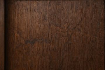 板戸のサイズ変更リメイク!指定の寸法にリサイズし、戸枠を制作。建具、戸枠ともにワントーン濃い色に着色仕上げ。