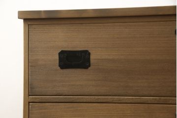 桐箪笥の下段をローボードへリメイク!高品質リペアを施し、天板・脚を取付。一段目はフラップダウン、配線用の穴あけ加工。木地色仕上げでナチュラルに。