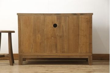 桐箪笥の下段をローボードへリメイク!高品質リペアを施し、天板・脚を取付。一段目はフラップダウン、配線用の穴あけ加工。木地色仕上げでナチュラルに。