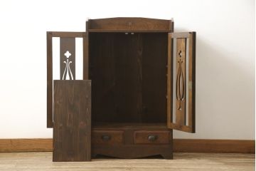 本箱を綺麗に再生!棚受け3ヶ所取り付け、風防製作。現状のお品物に合わせて1トーン程落ち着いた色に着色。