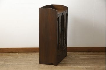 本箱を綺麗に再生!棚受け3ヶ所取り付け、風防製作。現状のお品物に合わせて1トーン程落ち着いた色に着色。