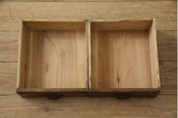 本箱を綺麗に再生!棚受け3ヶ所取り付け、風防製作。現状のお品物に合わせて1トーン程落ち着いた色に着色。