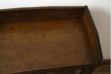 本箱を綺麗に再生!棚受け3ヶ所取り付け、風防製作。現状のお品物に合わせて1トーン程落ち着いた色に着色。