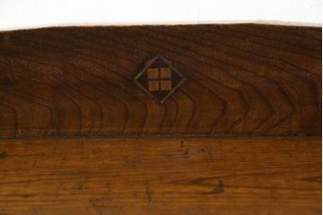 本箱を綺麗に再生!棚受け3ヶ所取り付け、風防製作。現状のお品物に合わせて1トーン程落ち着いた色に着色。