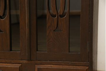 本箱を綺麗に再生!棚受け3ヶ所取り付け、風防製作。現状のお品物に合わせて1トーン程落ち着いた色に着色。