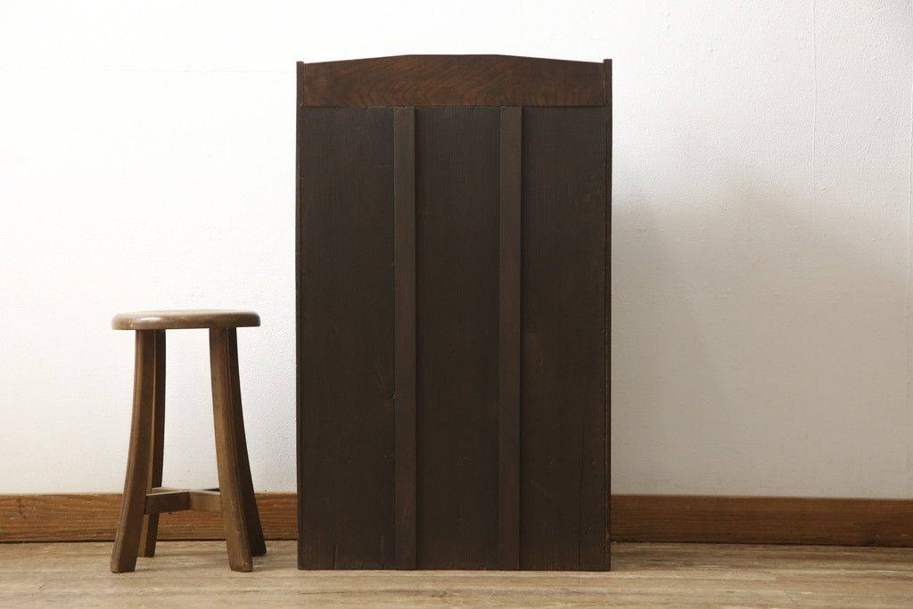 本箱を綺麗に再生!棚受け3ヶ所取り付け、風防製作。現状のお品物に合わせて1トーン程落ち着いた色に着色。