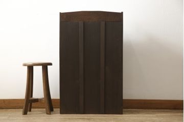 本箱を綺麗に再生!棚受け3ヶ所取り付け、風防製作。現状のお品物に合わせて1トーン程落ち着いた色に着色。