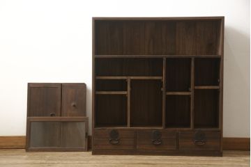 戸棚を綺麗に再生!左右側面・天板・背面を新規製作。内部に棚板と仕切りを追加。ワントーン程落ち着いた色に着色。