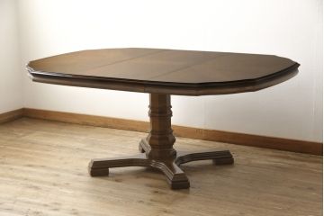 テーブルを綺麗に再生!天板は元の塗装を剥離し再塗装。