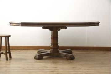 テーブルを綺麗に再生!天板は元の塗装を剥離し再塗装。