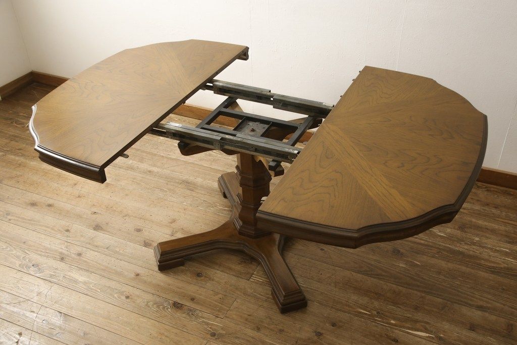 テーブルを綺麗に再生!天板は元の塗装を剥離し再塗装。