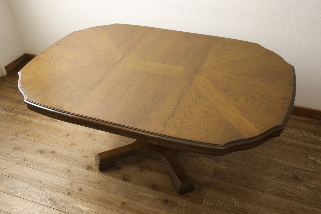 テーブルを綺麗に再生!天板は元の塗装を剥離し再塗装。