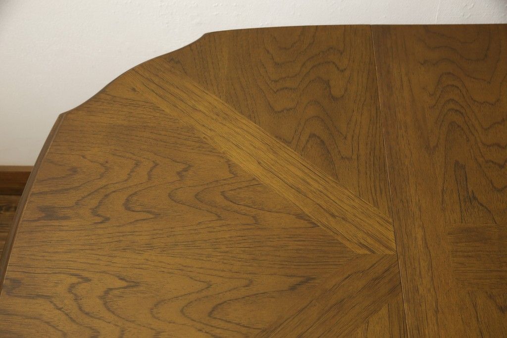 テーブルを綺麗に再生!天板は元の塗装を剥離し再塗装。