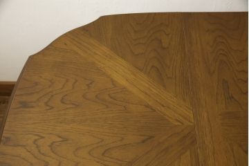 テーブルを綺麗に再生!天板は元の塗装を剥離し再塗装。