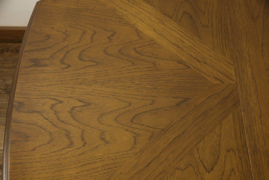 テーブルを綺麗に再生!天板は元の塗装を剥離し再塗装。