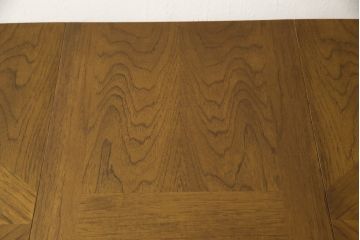 テーブルを綺麗に再生!天板は元の塗装を剥離し再塗装。