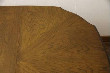 テーブルを綺麗に再生!天板は元の塗装を剥離し再塗装。