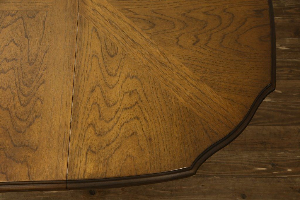 テーブルを綺麗に再生!天板は元の塗装を剥離し再塗装。