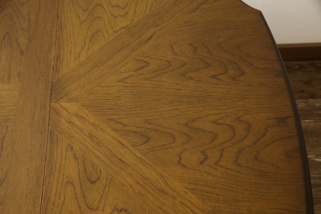 テーブルを綺麗に再生!天板は元の塗装を剥離し再塗装。