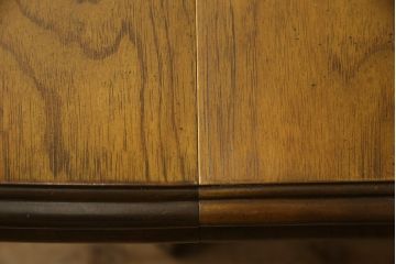 テーブルを綺麗に再生!天板は元の塗装を剥離し再塗装。