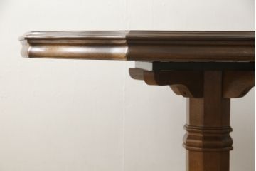 テーブルを綺麗に再生!天板は元の塗装を剥離し再塗装。