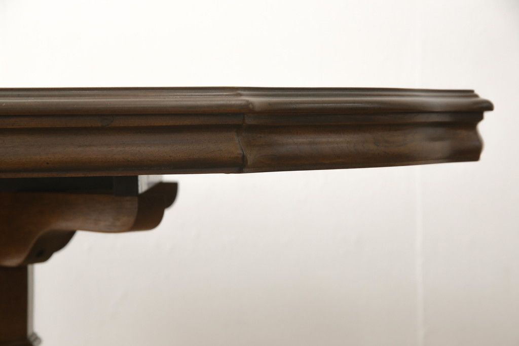 テーブルを綺麗に再生!天板は元の塗装を剥離し再塗装。