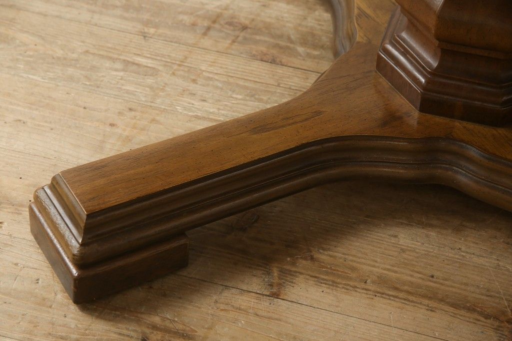 テーブルを綺麗に再生!天板は元の塗装を剥離し再塗装。