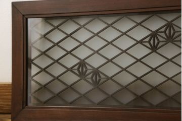 欄間を壁掛けにリメイク!固定具を制作し、ご希望の色に着色仕上げ。