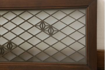 欄間を壁掛けにリメイク!固定具を制作し、ご希望の色に着色仕上げ。