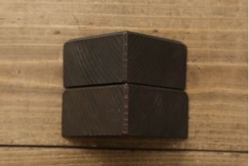 欄間を壁掛けにリメイク!固定具を制作し、ご希望の色に着色仕上げ。