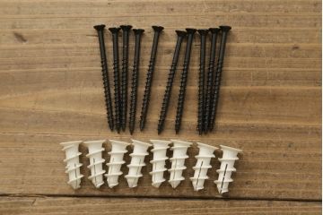 欄間を壁掛けにリメイク!固定具を制作し、ご希望の色に着色仕上げ。