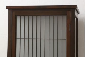 建具をスタンドライトにリメイク!4枚の建具を組んでスタンドライトに加工。脚を取り付け、ご希望の色に着色仕上げ。