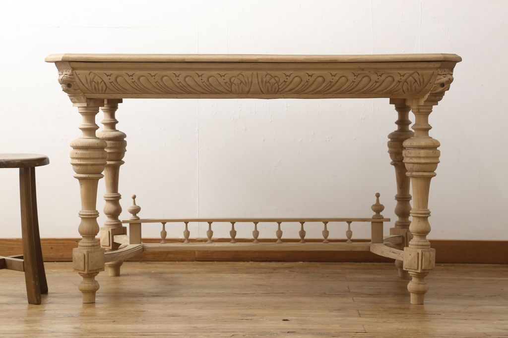 テーブルの高さをリメイク!高品質リペアを施し、ご希望の高さに脚をカット。ストリップド加工。