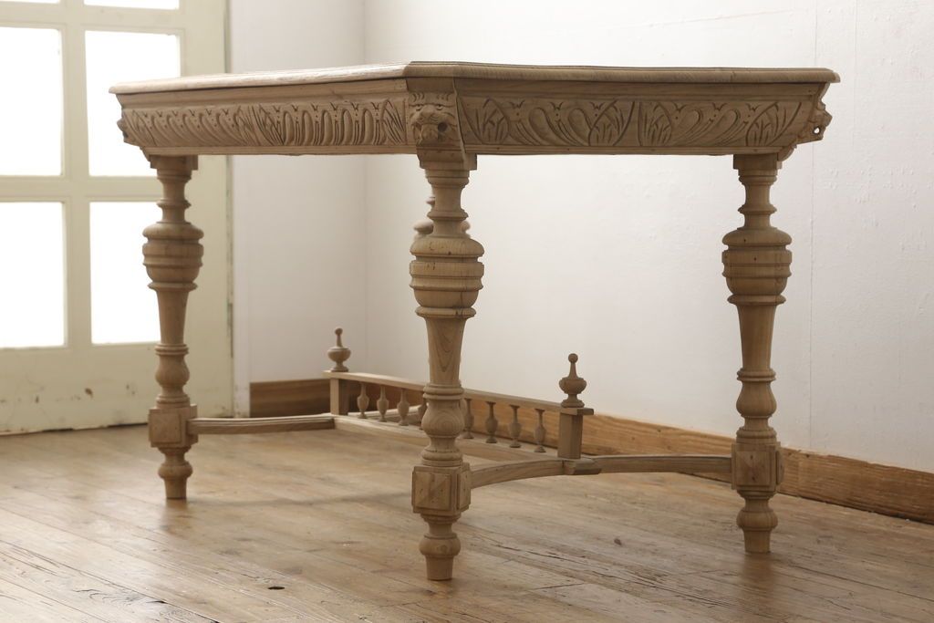 テーブルの高さをリメイク!高品質リペアを施し、ご希望の高さに脚をカット。ストリップド加工。