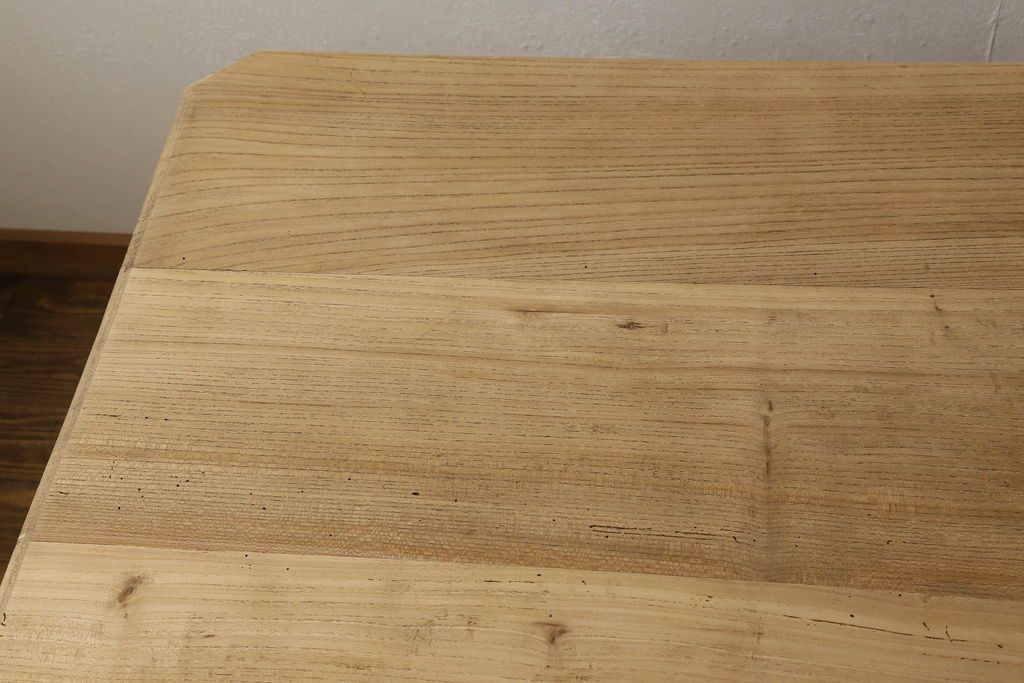 テーブルの高さをリメイク!高品質リペアを施し、ご希望の高さに脚をカット。ストリップド加工。