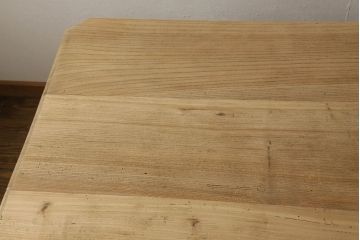 テーブルの高さをリメイク!高品質リペアを施し、ご希望の高さに脚をカット。ストリップド加工。