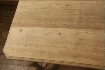 テーブルの高さをリメイク!高品質リペアを施し、ご希望の高さに脚をカット。ストリップド加工。