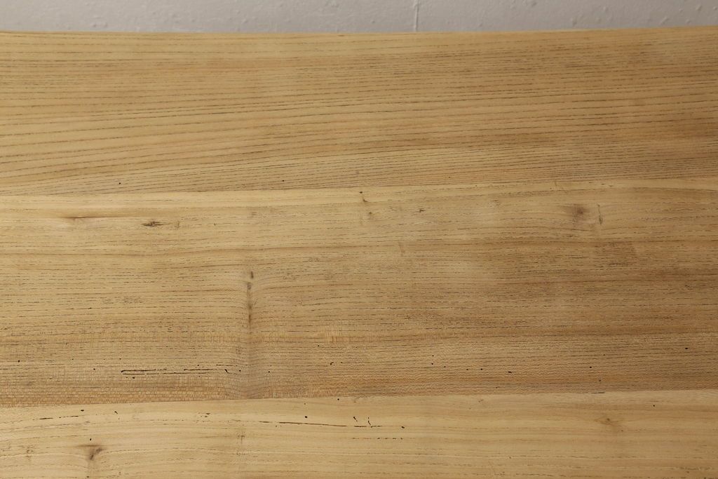 テーブルの高さをリメイク!高品質リペアを施し、ご希望の高さに脚をカット。ストリップド加工。