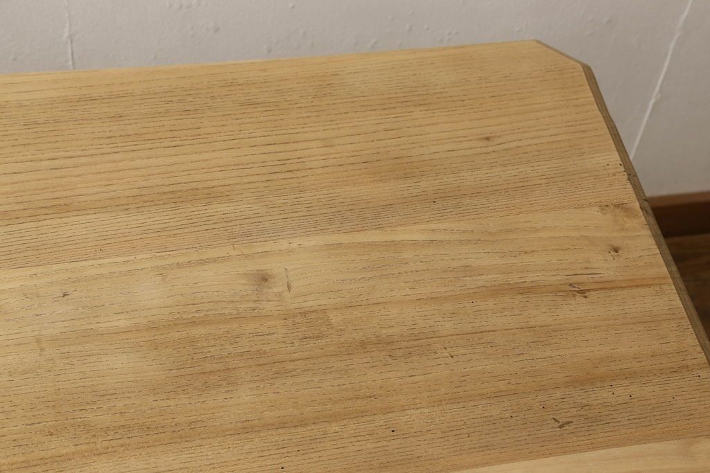 テーブルの高さをリメイク!高品質リペアを施し、ご希望の高さに脚をカット。ストリップド加工。