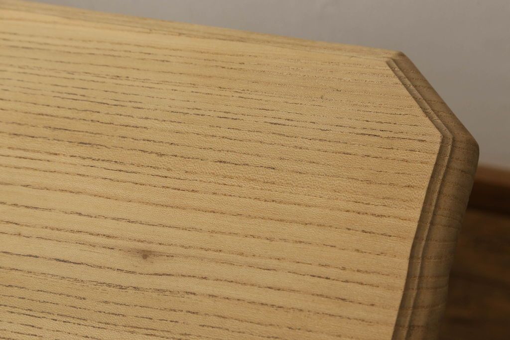 テーブルの高さをリメイク!高品質リペアを施し、ご希望の高さに脚をカット。ストリップド加工。