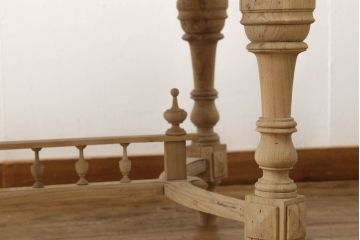 テーブルの高さをリメイク!高品質リペアを施し、ご希望の高さに脚をカット。ストリップド加工。