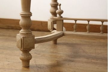 テーブルの高さをリメイク!高品質リペアを施し、ご希望の高さに脚をカット。ストリップド加工。