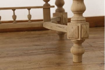 テーブルの高さをリメイク!高品質リペアを施し、ご希望の高さに脚をカット。ストリップド加工。