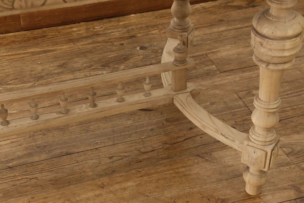 テーブルの高さをリメイク!高品質リペアを施し、ご希望の高さに脚をカット。ストリップド加工。