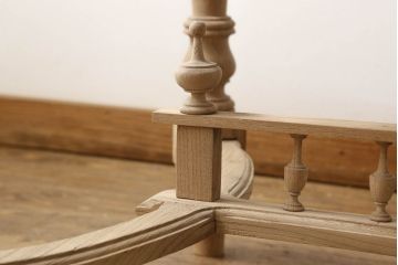 テーブルの高さをリメイク!高品質リペアを施し、ご希望の高さに脚をカット。ストリップド加工。