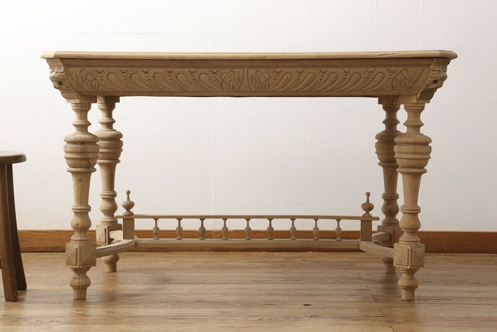 テーブルの高さをリメイク!高品質リペアを施し、ご希望の高さに脚をカット。ストリップド加工。