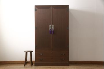 桐箪笥を綺麗に再生!リサイズし、可動式の棚を製作。房を交換して、オーク系で着色仕上げ。