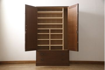 桐箪笥を綺麗に再生!リサイズし、可動式の棚を製作。房を交換して、オーク系で着色仕上げ。