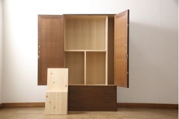 桐箪笥を綺麗に再生!リサイズし、可動式の棚を製作。房を交換して、オーク系で着色仕上げ。